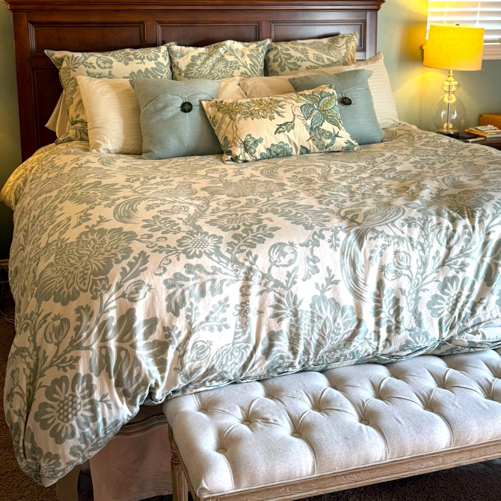Pottery Barn King Duvet Cover and 3 Euro Shams